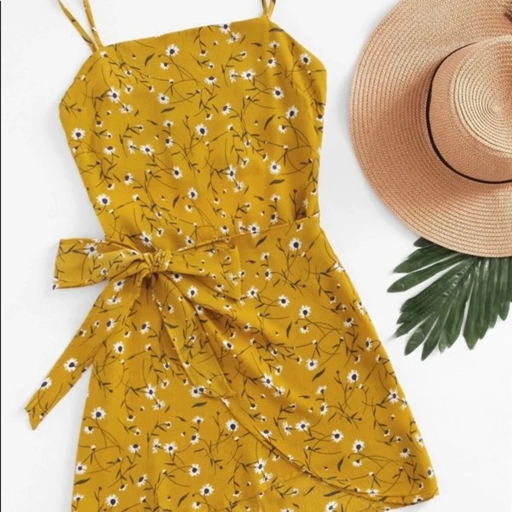 🔵 SHEIN Yellow Wrap Dress